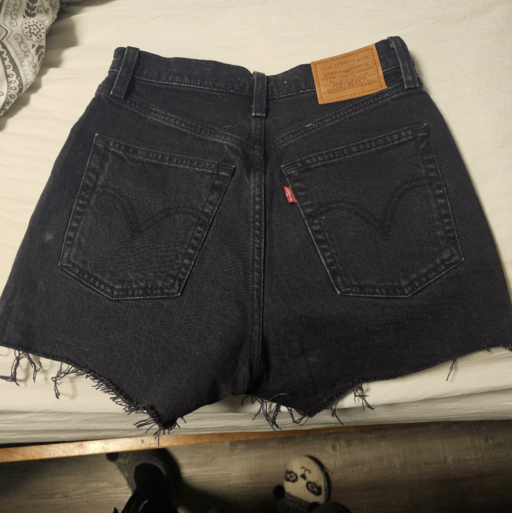 Levis Ribcage shorts